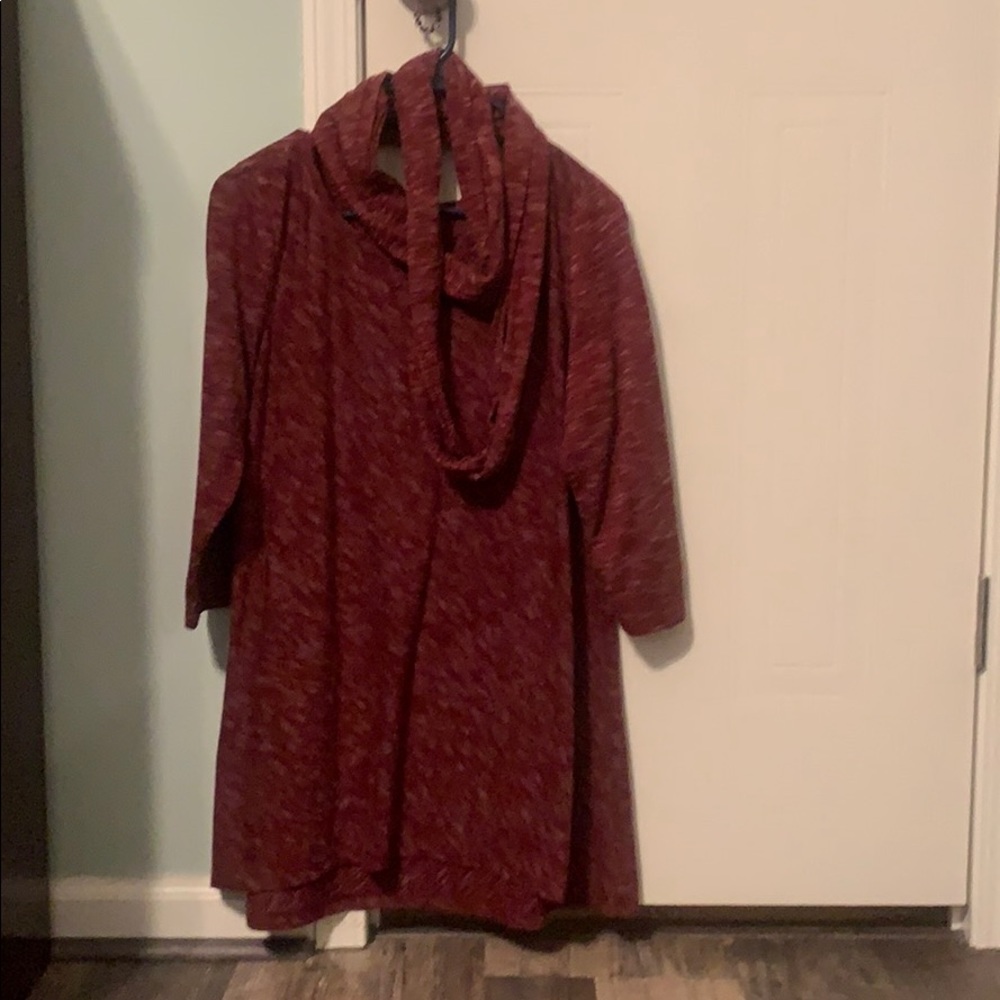 Medium Hannah 3/4 shirt with matching scarf